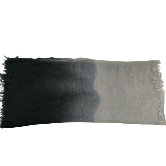 Womens Gradient Ombre Black To Gray Soft and Cozy Fringe Scarf 72 x 20 inches - Picture 2 of 2